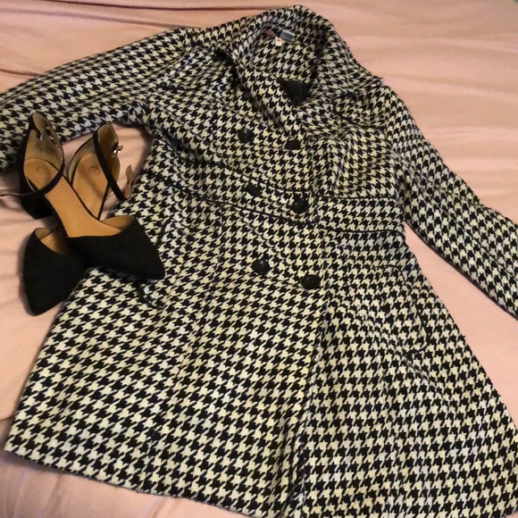 Voice Jackets & Blazers - Houndstooth Coat